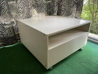 Ikea Eri Wörtz vit soffbord hjul rullbord 70x70x41cm