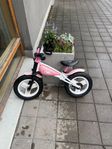 Balans spring gå cykel