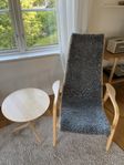 Lamino fåtölj med tillhörande bord 
