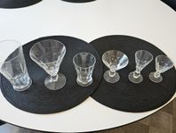 Glasservis i slipad kristall från 50 talet 58 delar