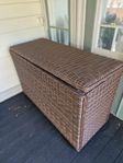 Eksklusiv stor dynbox i konst rotting