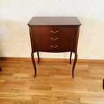 Vintage Mahogny Byrå i Klassisk Stil 
