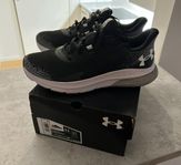Löparskor Under Armour, NYA i strl 43