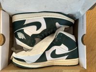 Nike Air Jordan 1 MID