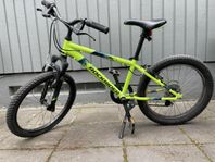 Cykel - Rockrider ST500, 20", 6 växlar,