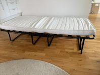 Gästsäng