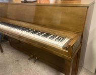 bra piano Kawai från Japan