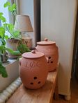Krus i terracotta