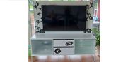 TCL 55” TV och tv-bänk från Ikea 