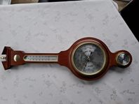 Väderstation. Barometer, hygrometer och termometer