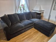 Grönlid soffa och fotpall