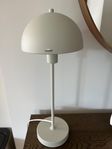 Herstal Vienda bordslampa, Beige