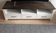 Tv-bänk