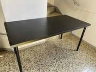 Svart skrivbord Linnmon 150 x 75 cm