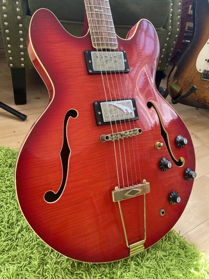 Ventura ES 335.