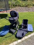 Mycket fin barnvagn med tillbehör