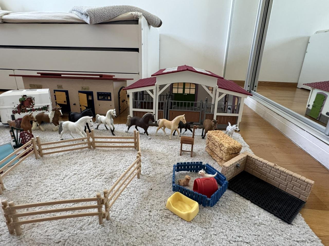 Schleich-samling, stall, häst...