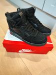 Nike skor unisex 37,5