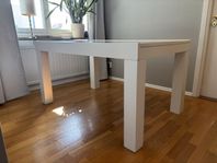 Matbord från BoConcept med integrerad iläggsskiva