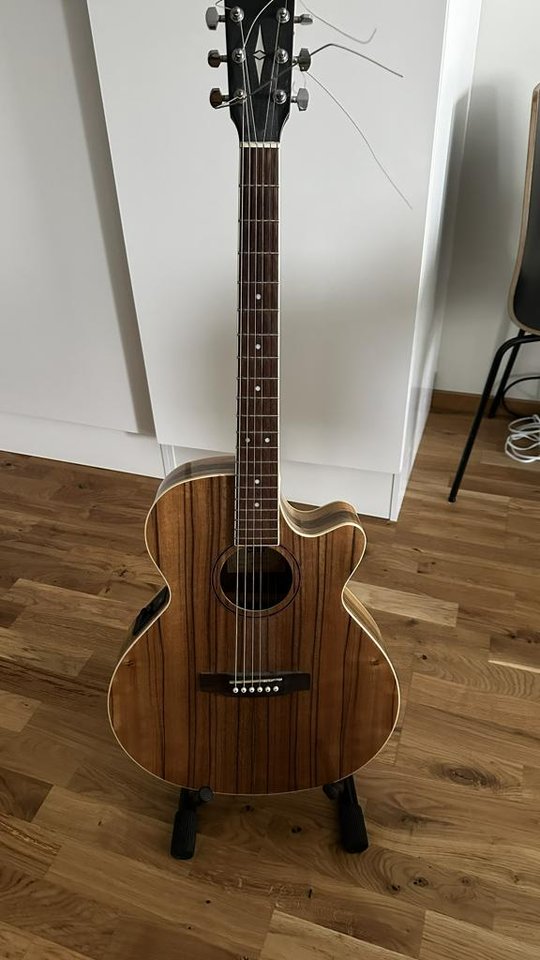 CORT electro/akustisk gitarr 