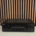 Sony TA-FE570 Stereo Förstärkare – Kraftfull & Välljuda
