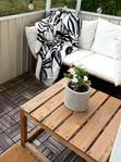 Pallsoffa 2-sits med tillhörande bord