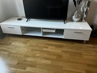 TV-bänk från MIO