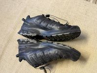 Salomon skor nya 
