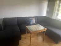 Fin svart soffa