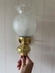 Vägghängd lampa