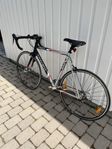 racercykel Trek 1200 - knappt använd