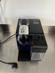 Kaffemaskin Nespresso DeLonghi Lattissima+ F411
