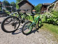 Två barncyklar