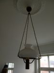 Taklampa typ fotogenlampa
