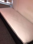 Bekväm Sultansäng 80cm (80x200 Svart)
