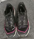 Salomon trailskor dam storlek 40