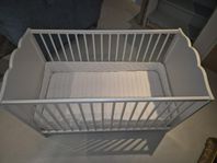 Spjälsäng från IKEA