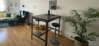 Barbord + 2stk barstolar