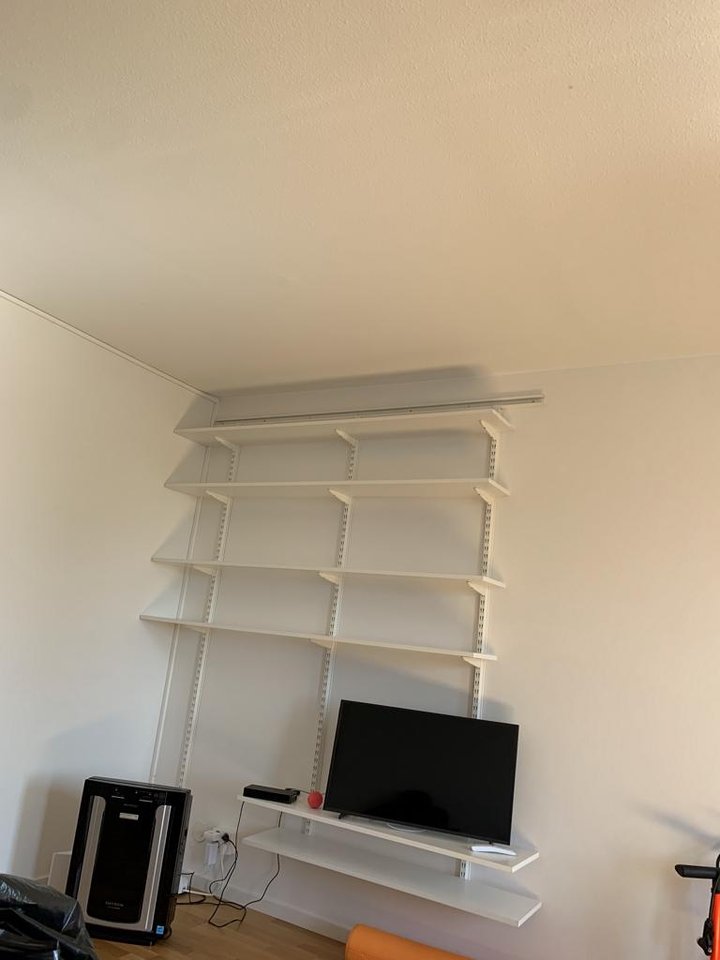 Vägghylla möblerbar