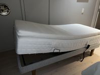Ställbar komfortsäng med kvalitetsmotor + IKEA-madrass