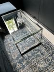 Soffbord i härdat glas och krom 