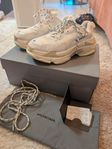 Balenciaga triple s 