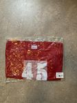 (Nr 305) NY: Röd kortärmad träningströja. Herr. Stl: XL.