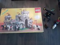 Lego Castle plus katapult och riddare.