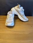 NA-KD ”Tone in Tone Chunky Trainers”
