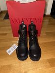 Nya svarta Valentino Garavani boots  stl 39