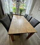 köksbord med stolar