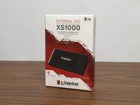 Helt Ny Oöppnad Kingston XS1000 Portabel Extern SSD 2TB