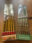 2 paket äldre skisspennor. 2B. 80 kr för alla 24 pennor