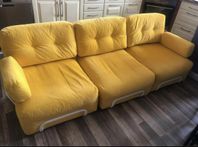 Retro modulsoffa i gult manchestertyg modell Rörberg